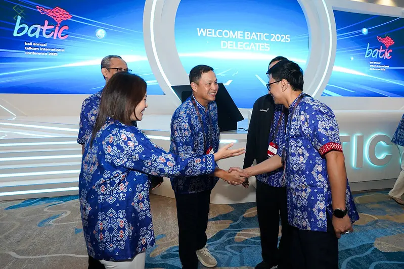 Delegates Handshake